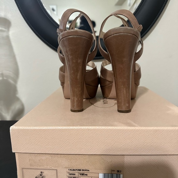 Prada heels - Picture 2 of 6